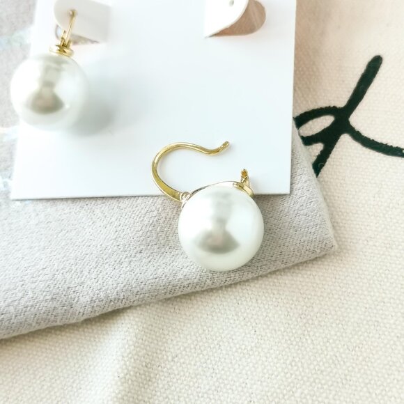 Alicia Bonnie - Earrings Blanche gold White Pearl $36 - Picture 3 of 3